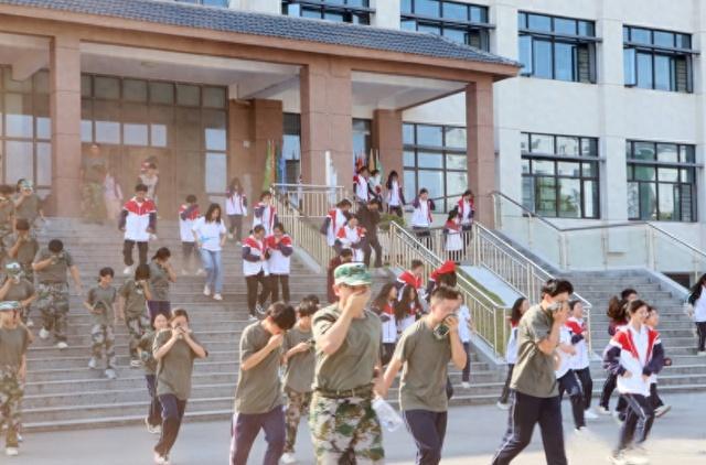 九游app：湖北咸寧：廣泛開展“國際減災(zāi)日”消防宣傳活動(圖1)