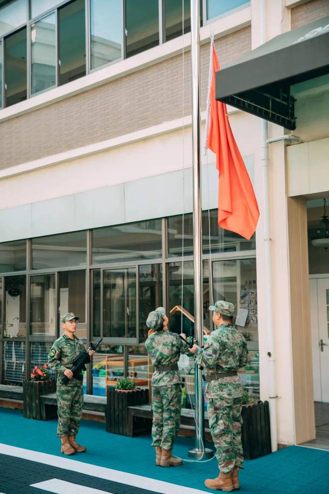 紅色潤童心 小小迷彩娃嘉興淵博慶安幼兒園2024大班學(xué)軍體驗(yàn)活動(dòng)(圖2)