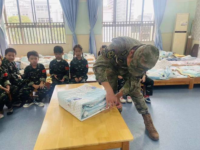 紅色潤童心 小小迷彩娃嘉興淵博慶安幼兒園2024大班學(xué)軍體驗(yàn)活動(dòng)(圖7)