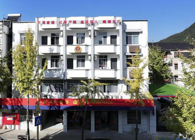 浙江政府專職消防隊伍迸發(fā)“新質戰(zhàn)斗力”專欄丨?走進麗水專職消防隊(圖1)