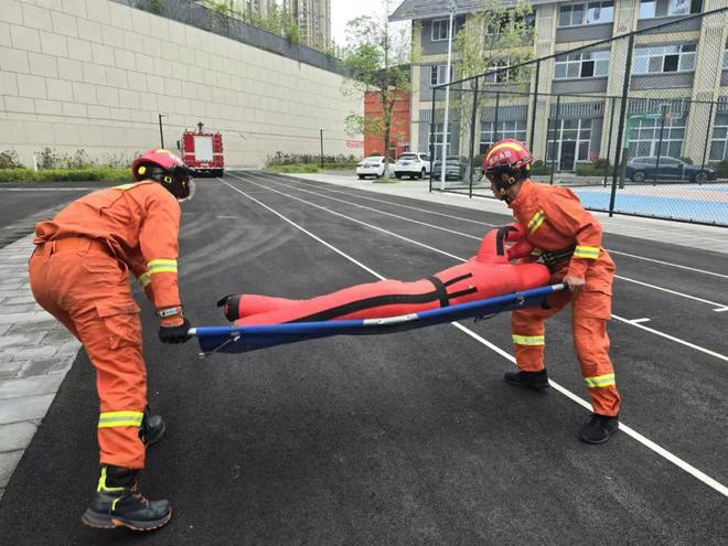 消防零距離? 揭秘“火焰藍”(圖1)