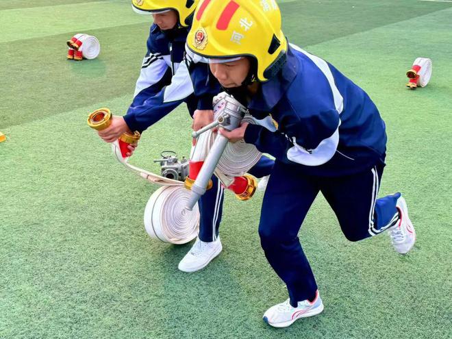 團(tuán)磁縣縣委開展2024年校園消防趣味運(yùn)動(dòng)會(huì)(圖6)