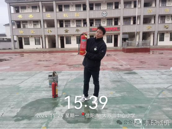 以“演”助防 防患未“燃” 光山縣大蘇山中心學(xué)校舉行消防應(yīng)急疏散演練(圖6)