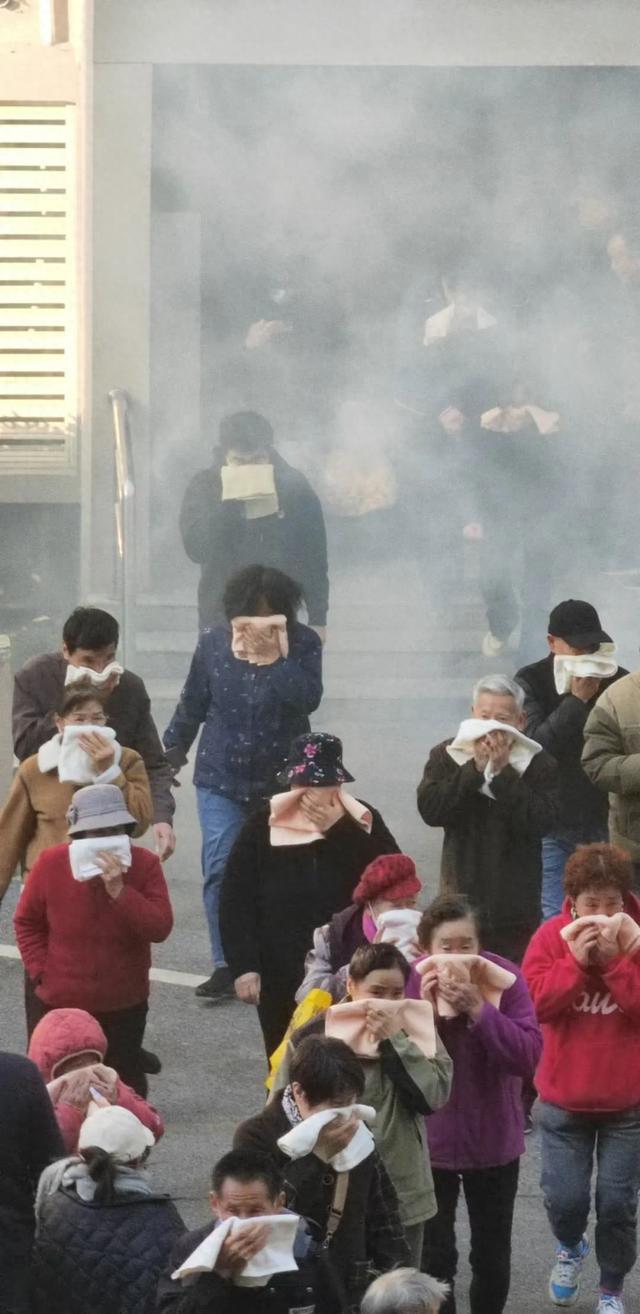 高層住宅消防演練提升居民消防安全意識(圖1)