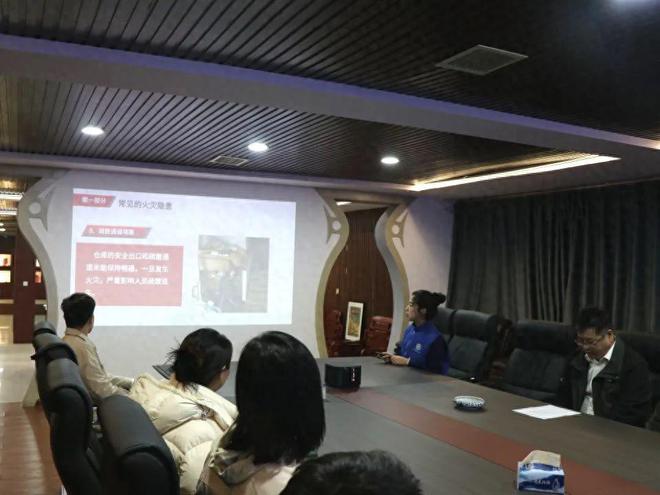 干貨滿滿精彩紛呈呂梁消防“敲門”入企業(yè)上好冬季安全課！(圖1)