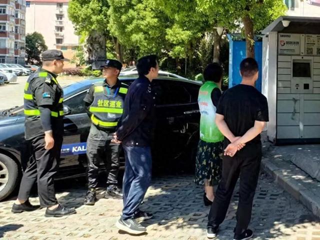 車多位少？他們在方寸之間做騰挪破解“停車難”(圖1)