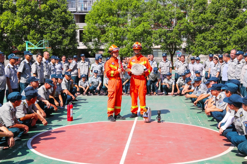 自貢市沿灘區(qū)應(yīng)急管理局多措并舉 全力防范化解重大安全風(fēng)險(圖1)