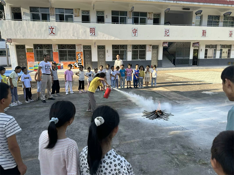 海南正式啟動“119”消防宣傳月活動(圖1)