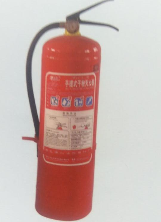 浙江科泰取得滅火器防腐內(nèi)塑機(jī)專利通過調(diào)節(jié)安裝區(qū)來適應(yīng)不同尺寸滅火器內(nèi)塑(圖1)