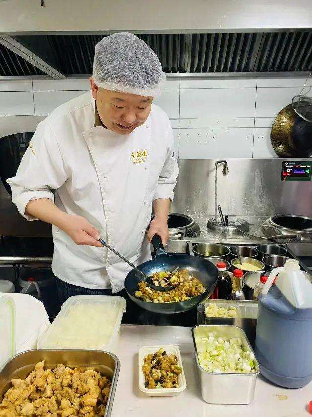 美團試水外賣新玩法“浣熊食堂”(圖4)