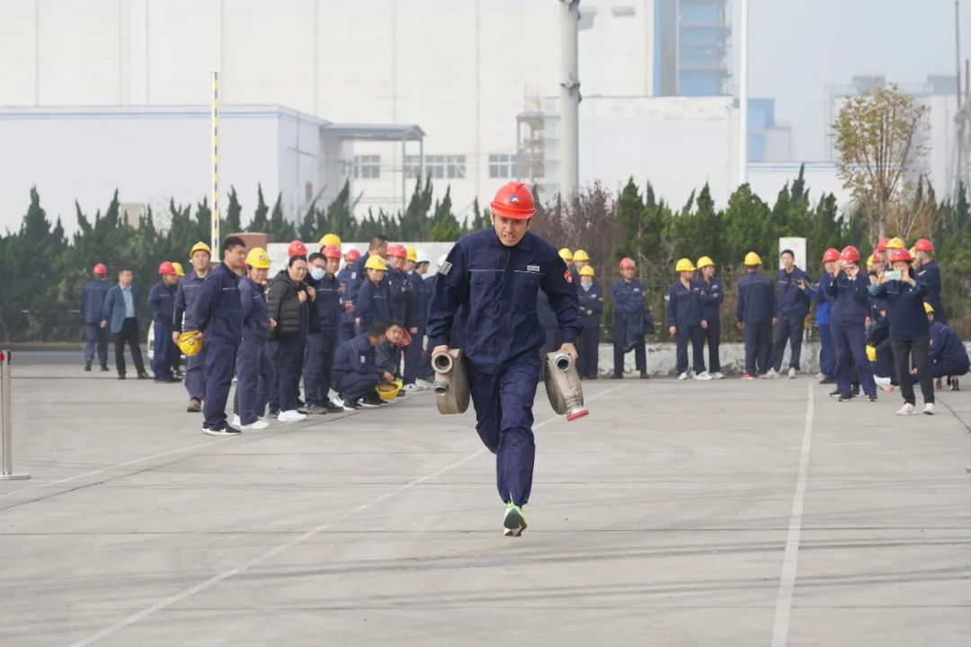 ?；瘓F成功舉辦2024年第四屆職工消防技能大賽(圖2)