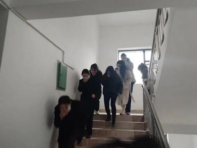 【區(qū)縣動態(tài)】“冬季行動”進(jìn)行時(shí) 年關(guān)將至富順大隊(duì)多措并舉筑牢安全防線(圖3)