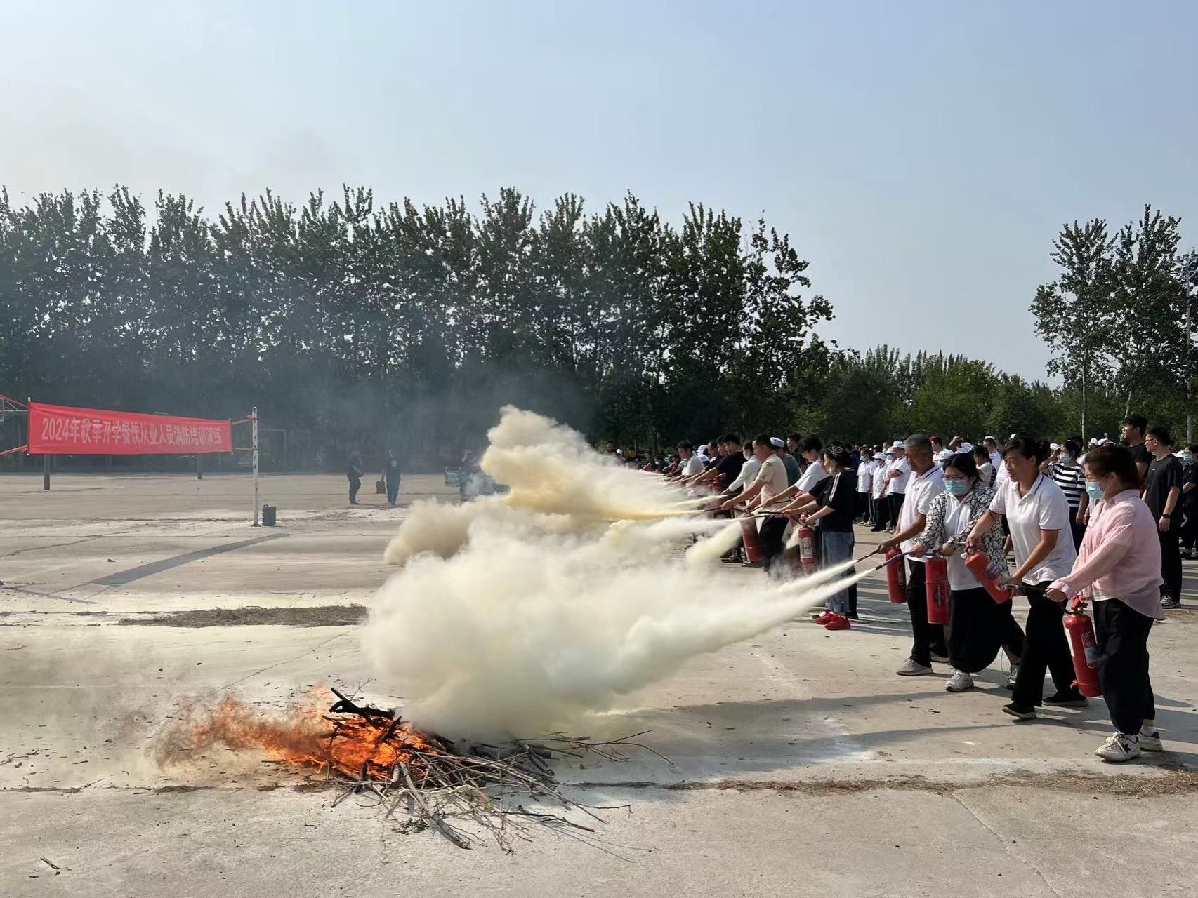 成都市市場(chǎng)監(jiān)督管理局通報(bào)14批次維修的手提式干粉滅火器產(chǎn)品質(zhì)量市級(jí)監(jiān)督抽查情況(圖1)