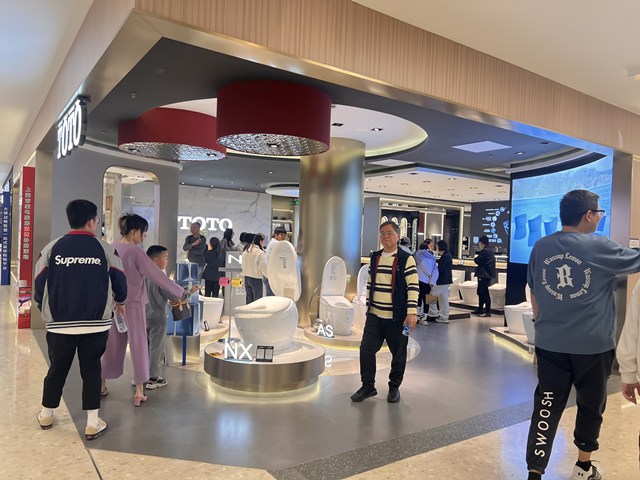 實(shí)探上海家居賣場：付款處排起長隊(duì)智能品類賣爆了(圖2)