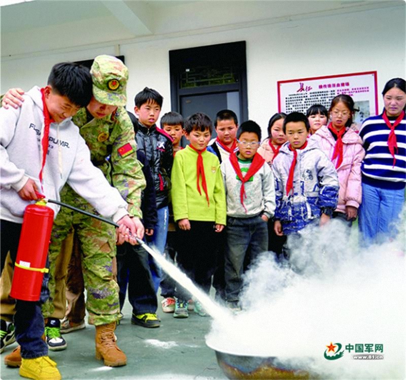 軍地開展國家安全教育活動匯聚起維護(hù)國家安全的磅礴力量(圖2)