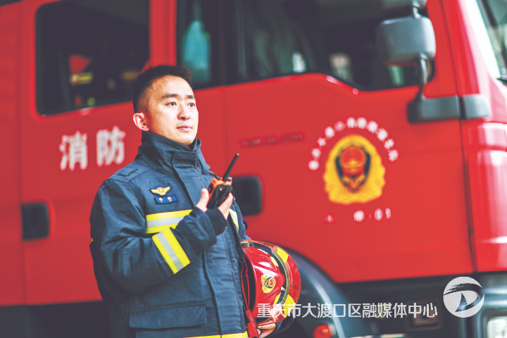 二十載淬火成鋼 一心為民護平安 ——記2025年五一勞動獎?wù)芦@得者、區(qū)消防救援支隊副支隊長李慧(圖1)
