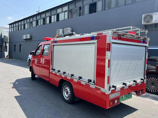 閔行這個(gè)園區(qū)有了消防站還配了專業(yè)消防車……(圖2)
