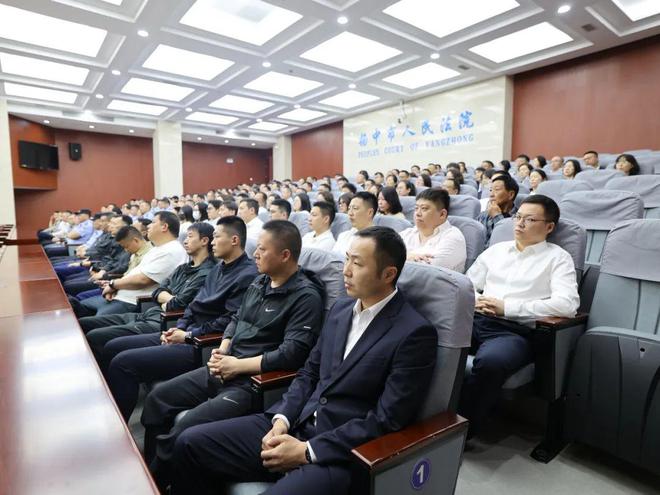 楊中法院：原消防大隊(duì)長賀某某被判刑3年3個(gè)月(圖1)